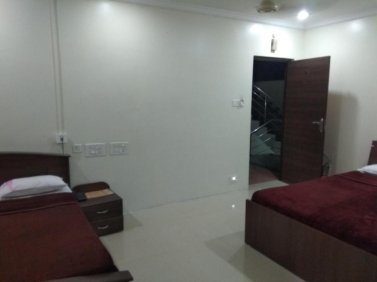 Sai Tirumala Residency تيروباتي المظهر الخارجي الصورة